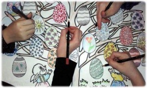 Coloriage géant à imprimer : l'arbre de Pâques