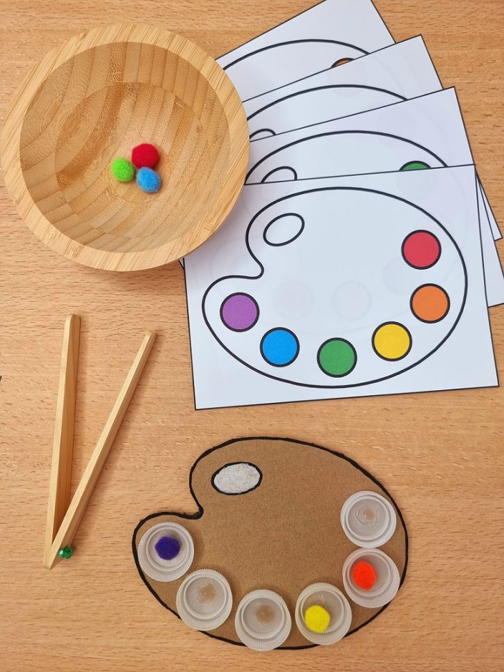 Jeu palettes de peinture couleur petite moyenne section